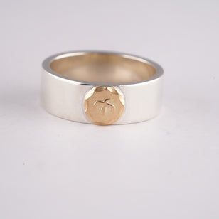 Gold Eagle Stamp Flat Silver Ring (US10.75)