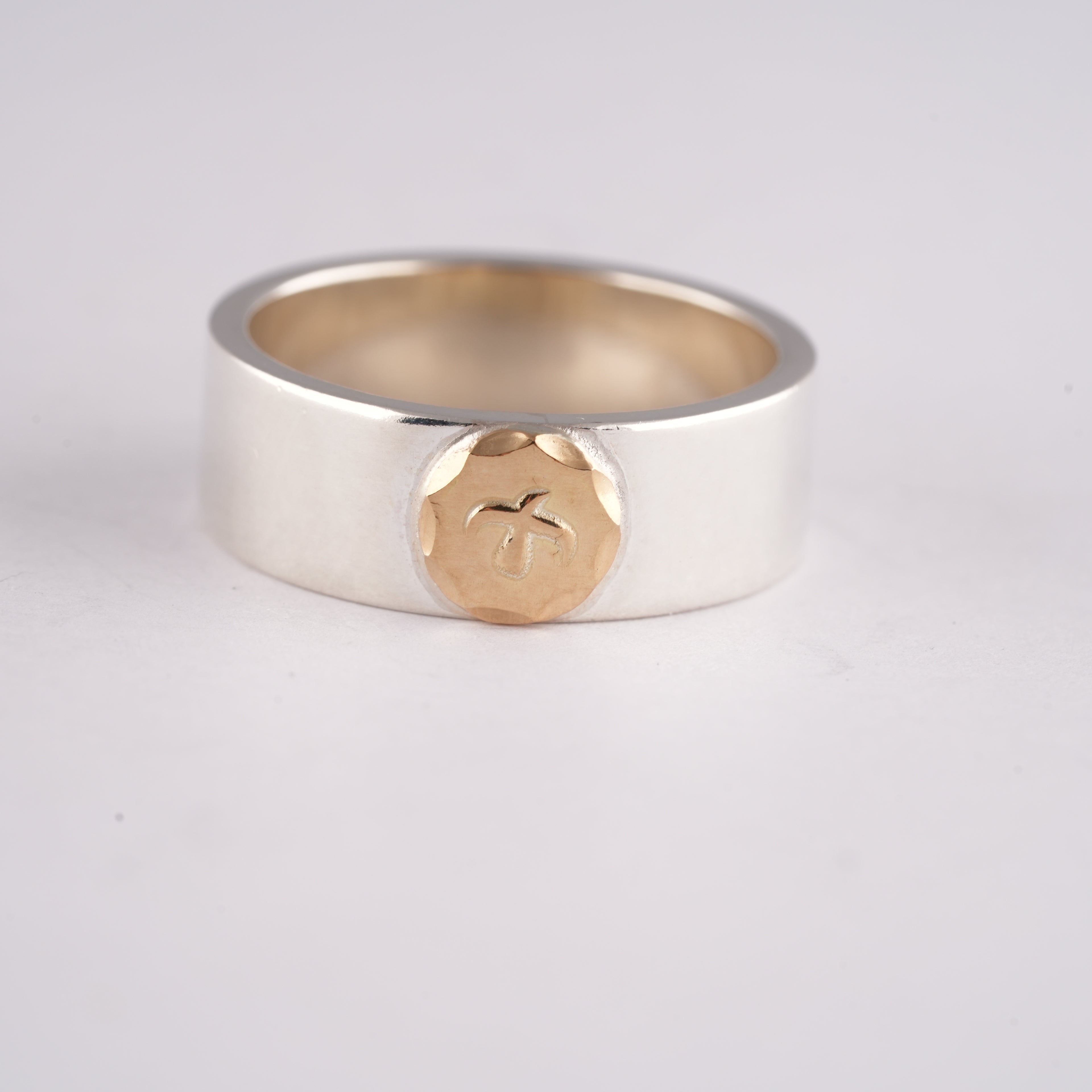 Gold Eagle Stamp Flat Silver Ring (US10.75)
