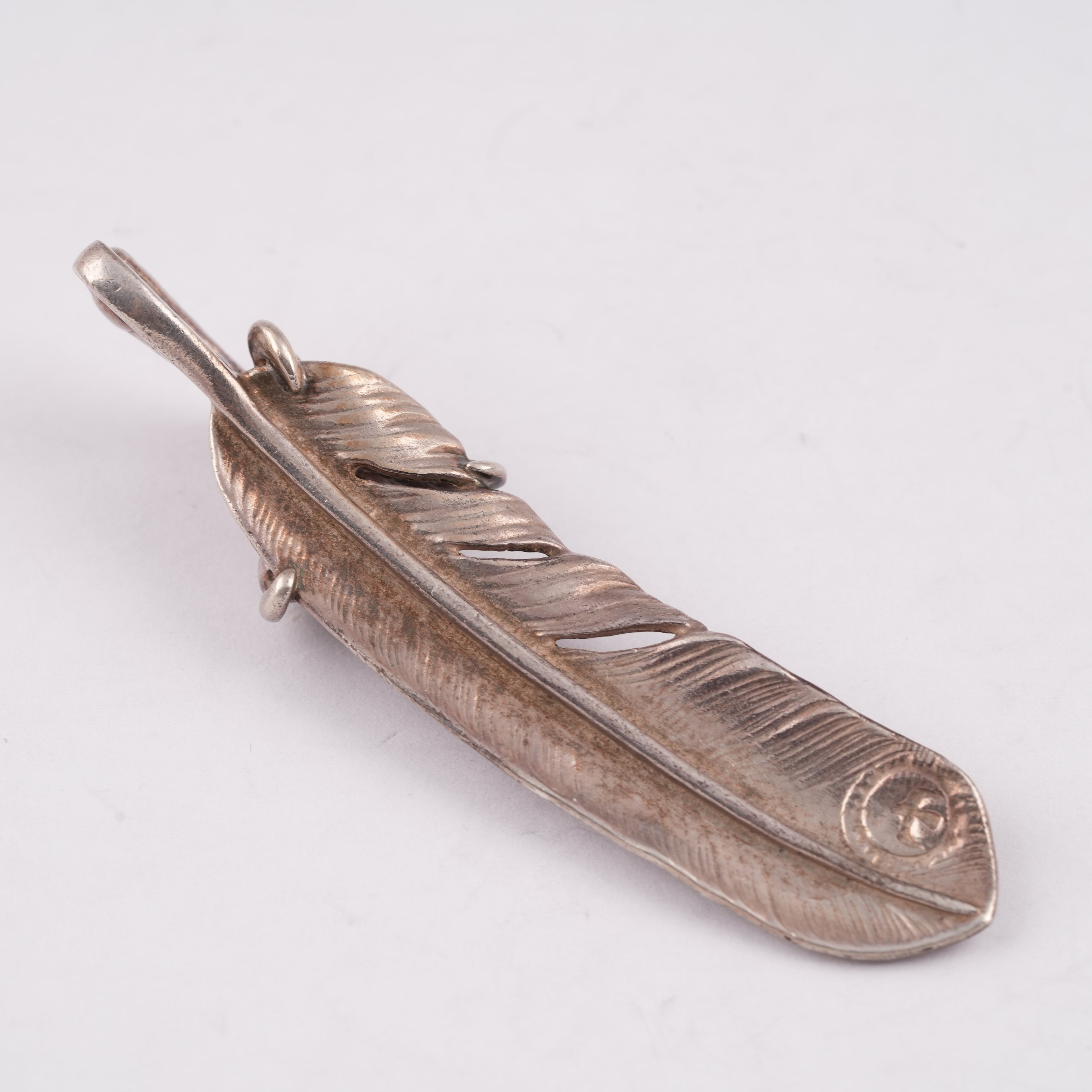 Claw Silver Feather w/ Gold Stamp Pendant (Right)(XL)
