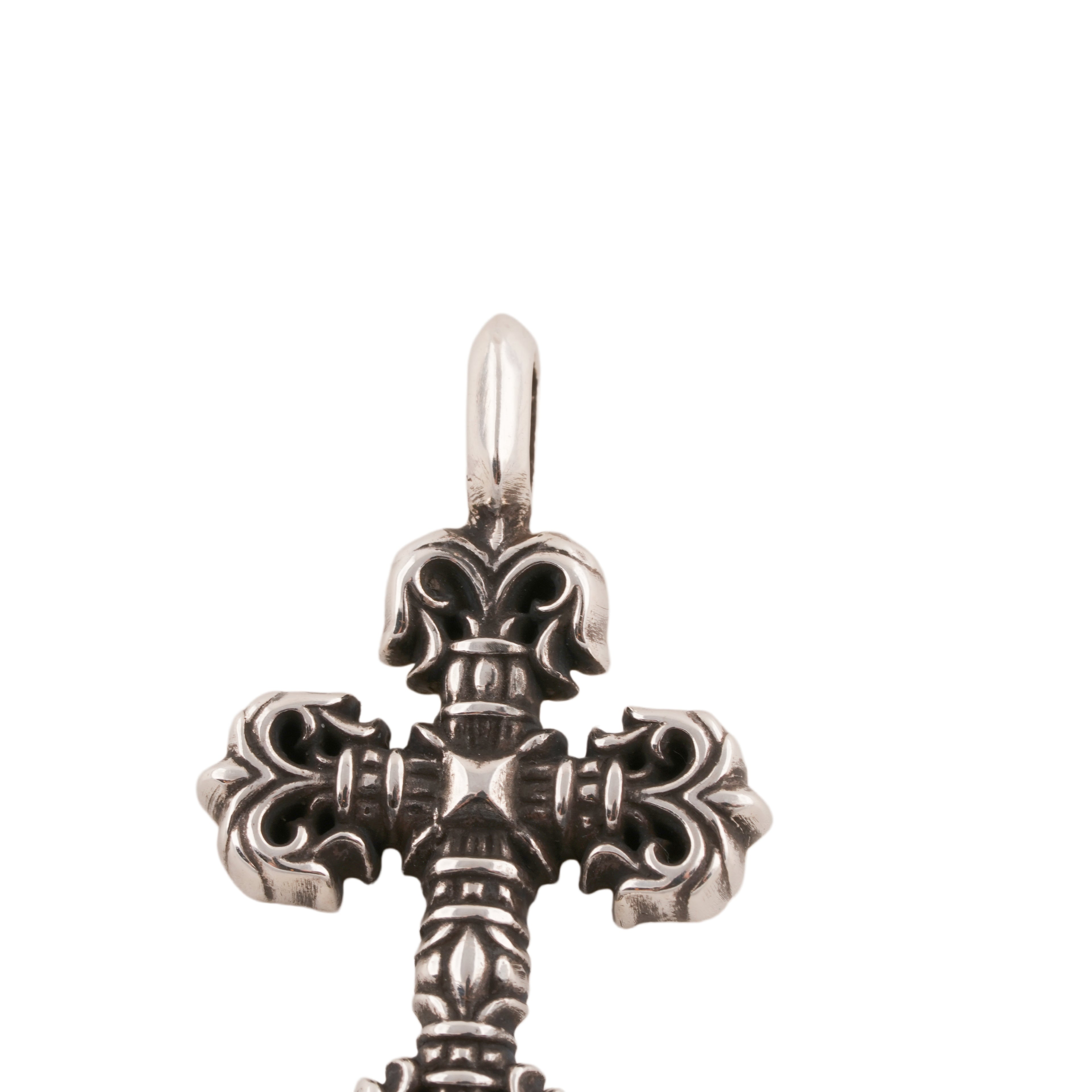 Tiny Filigree Charm #00400