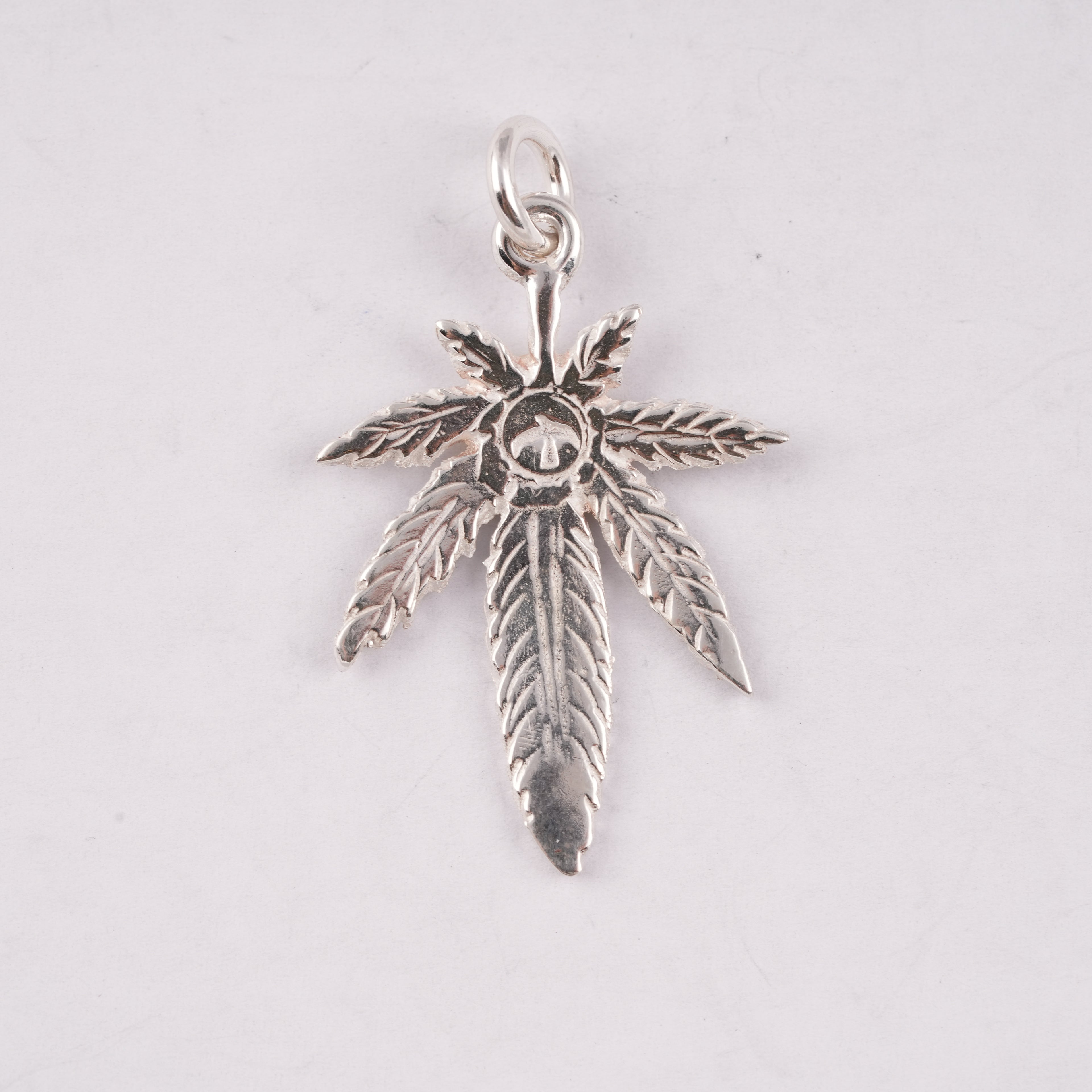 Gold Eagle Stamp Silver Grass (L)