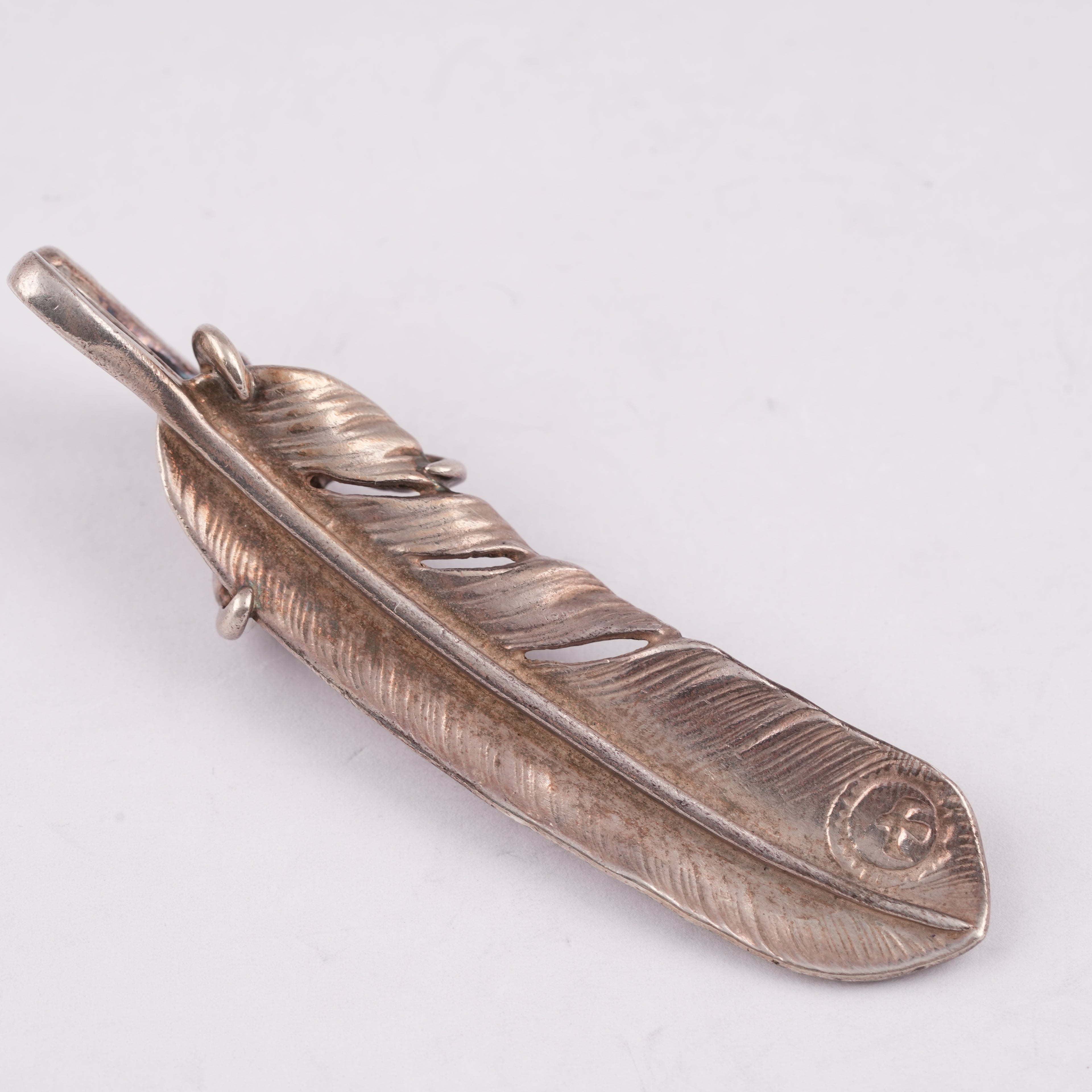 Claw Silver Feather w/ Gold Stamp Pendant (Right)(XL)