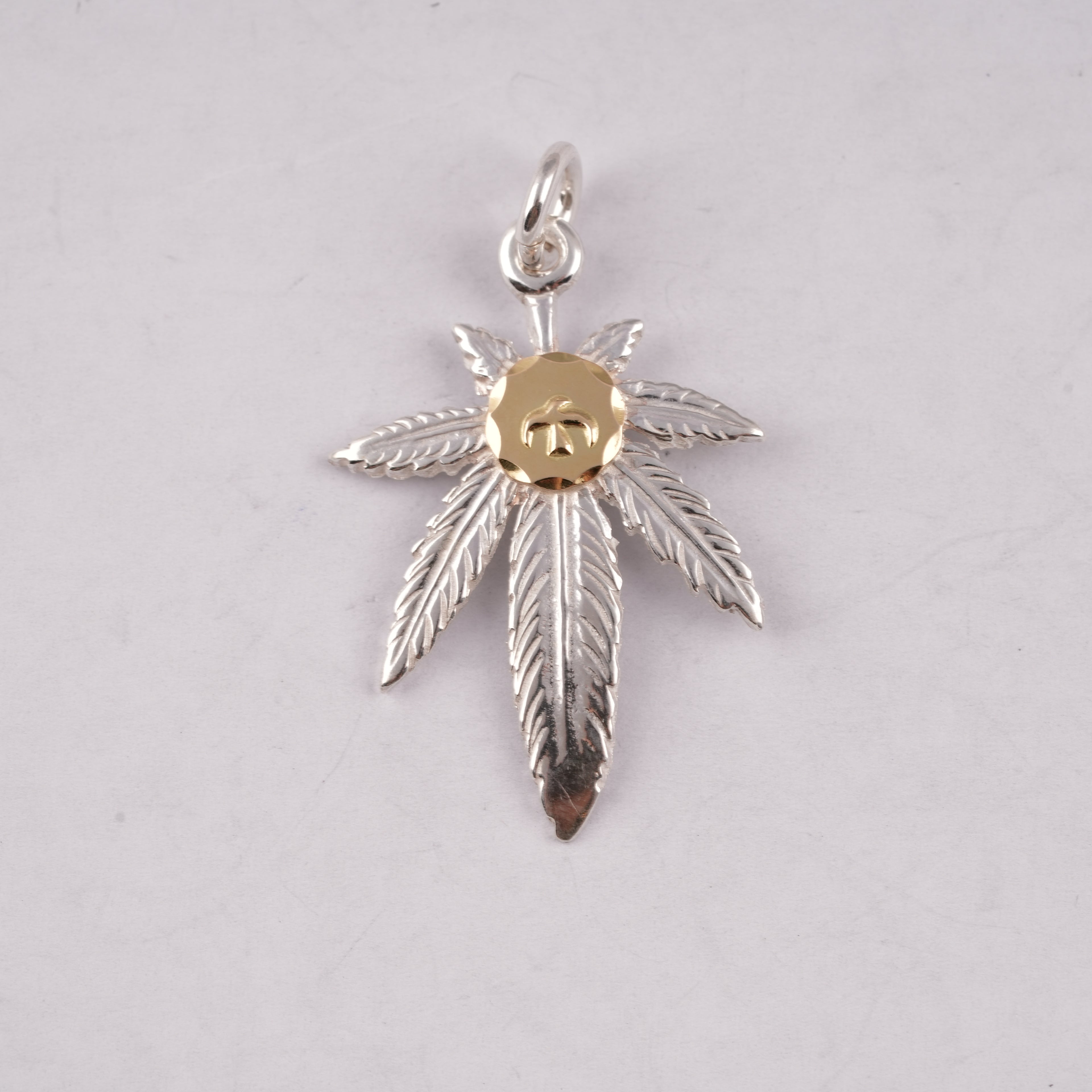 Gold Eagle Stamp Silver Grass (L)